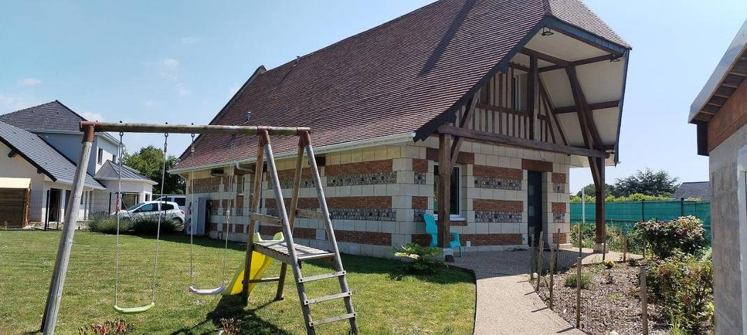 Gîte pour 10 personnes, avec jardin dans Fontaine-la-Mallet