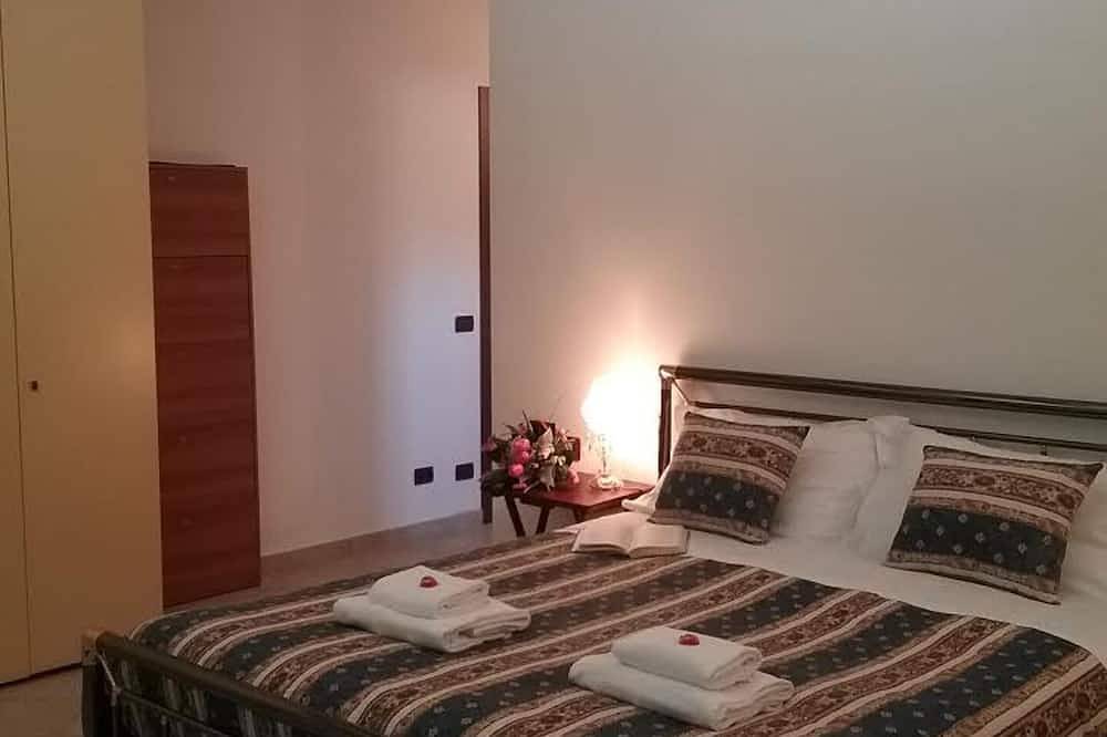 Villa Nemo, Liguria, perfetta vista mare e piscina privata, a 5 minuti dalla spiaggia in Riva Ligure, Riviera di Ponente