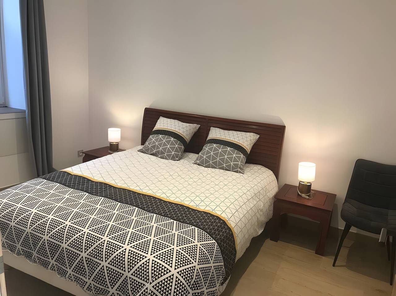 Apartamento entero, Apartamento «Refugio tranquilo cerca del puerto» con terraza, jardín privado y Wi-Fi in Paimpol, Côte de Goëlo