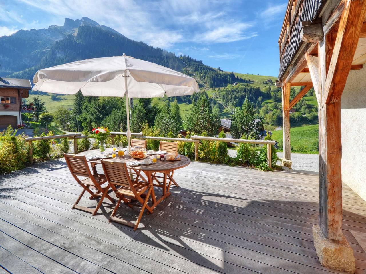 Appartement entier, Appartement 4* cosy, terrasse sud, proche pistes, parking, Wi-Fi in La Clusaz, Région d'Annecy