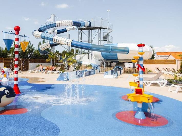 Mobil home pour 4 personnes, avec Jacuzzi et Sauna dans Plage De La Paree Du Jonc