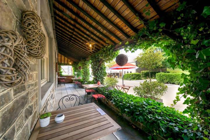 Hôtel pour 5 personnes, avec terrasse dans Vencimont - 2