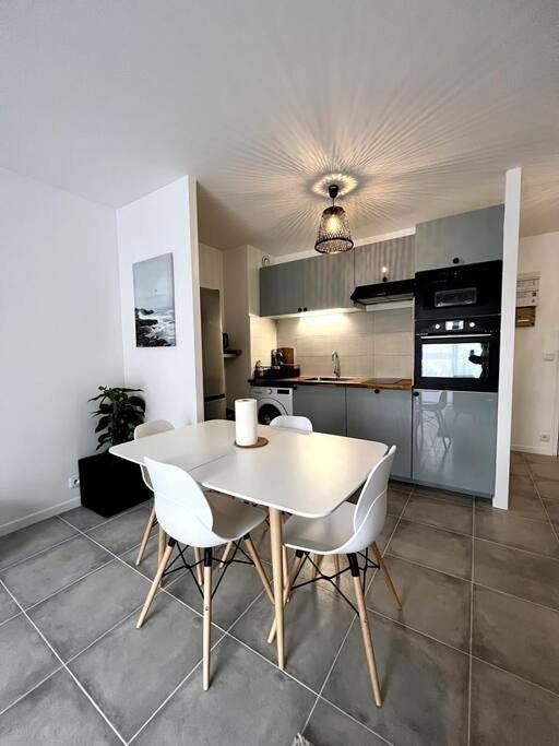 Appartement entier, !New! Disney/Paris - 50m Rer A in Noisy-le-Grand, Seine-Saint-Denis
