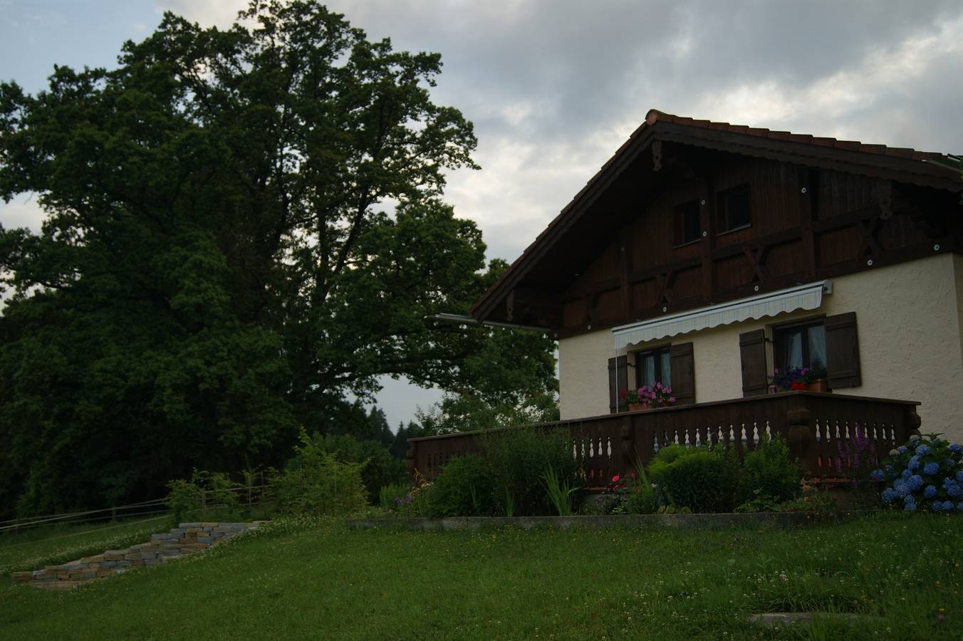 Ganze Ferienwohnung, Ferienhaus Axmann - Ferienhäuschen mit 55 qm bis max. 6 Personen in Gstadt am Chiemsee, Chiemsee