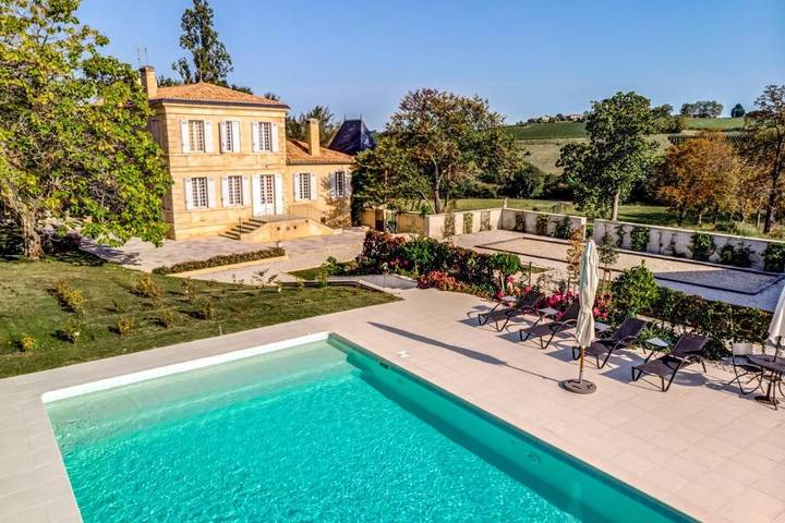 Maison de vacances pour 15 personnes, avec jardin ainsi que vue et piscine