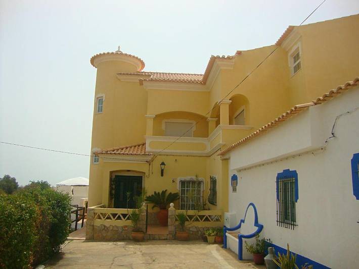 Casa rural para 10 personas, con terraza y piscina, Se admiten mascotas en Altura - 4