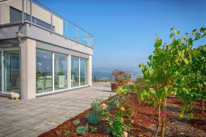 Ferienwohnung für 2 Personen, mit Terrasse und Garten sowie Ausblick