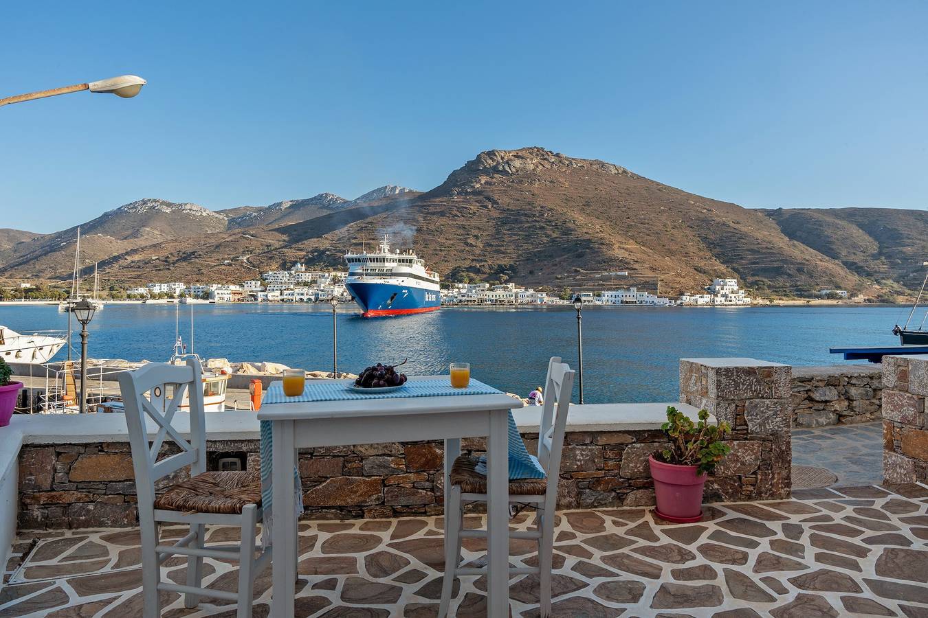 Apartamento entero, Apartamento 'Nicolas House 3' con terraza privada, Wi-Fi y aire acondicionado in Amorgos