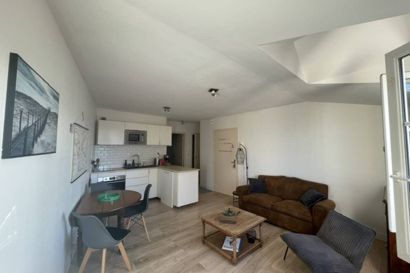 Apartamento entero, Charming quiet apartment with views over rooftops in La Rochelle, Región de La Rochelle