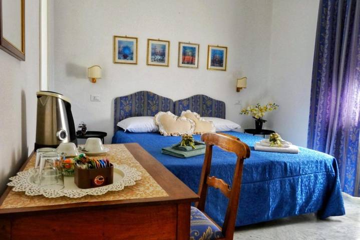 Alojamiento y desayuno para 3 personas, con terraza - 1