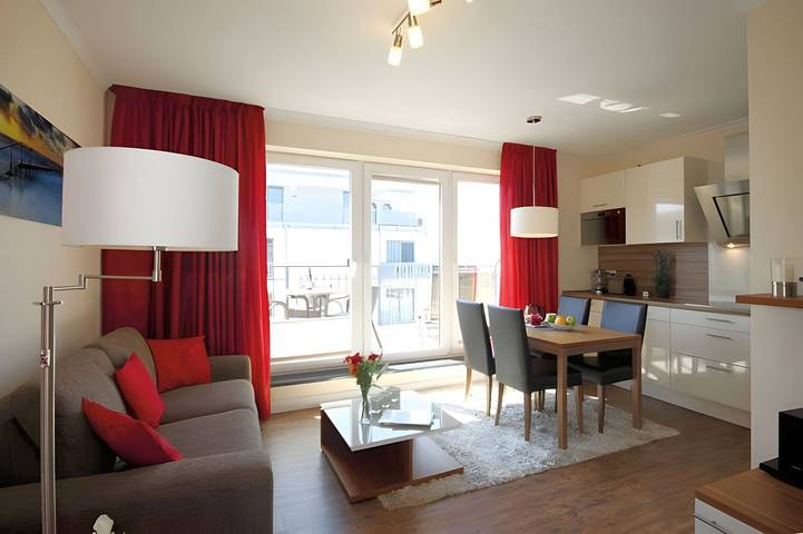 Ganze Wohnung, Villa Bernstein We 18 - mit möblierter Dachterrasse (Balkon), schöner Meerblick und Strandnähe in Börgerende, Börgerende-Rethwisch