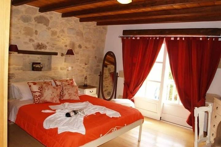 Villa Rhapsody Luxueuse Villa isolée de Rock House avec piscine privée, jardin. in Plataniás, Région de la Canée