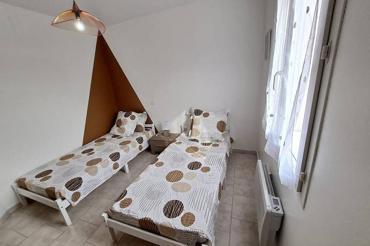 Location de vacances pour 6 personnes, avec jardin, animaux acceptés à Dauphin (homonymie) - 3