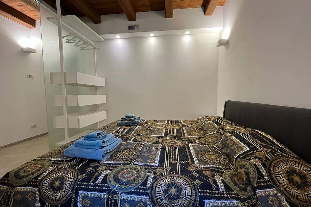 Entire apartment, Charme In Centro With Private Parking in Ascoli Piceno, Monti Sibillini National Park