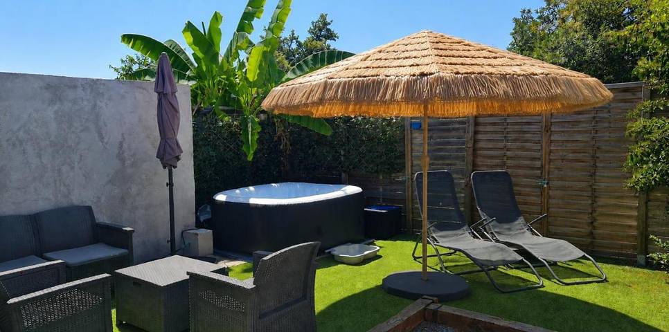 Location de vacances pour 4 personnes, avec Jacuzzi et Terrasse à Audenge