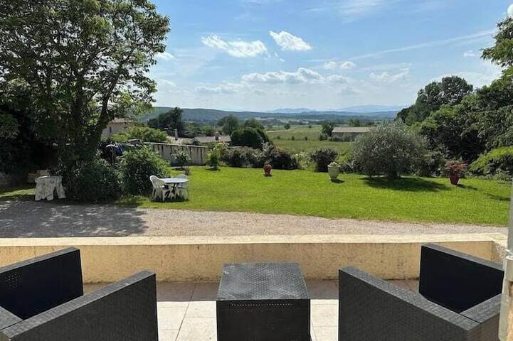 Location de vacances pour 4 personnes, avec Jardin à Brouzet-lès-Alès