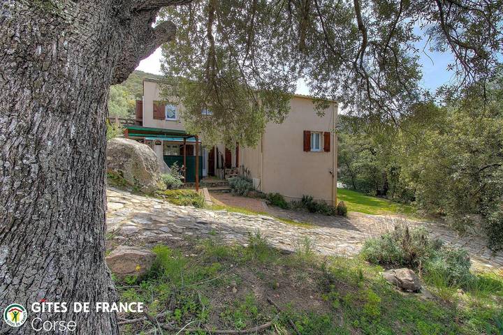 Casa de huéspedes para 2 personas, con jardín además de terraza y vistas - 1
