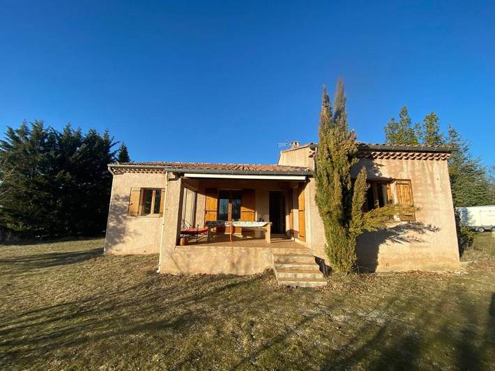 Location de vacances pour 6 personnes, avec jardin et vue, animaux acceptés à Revest-du-Bion