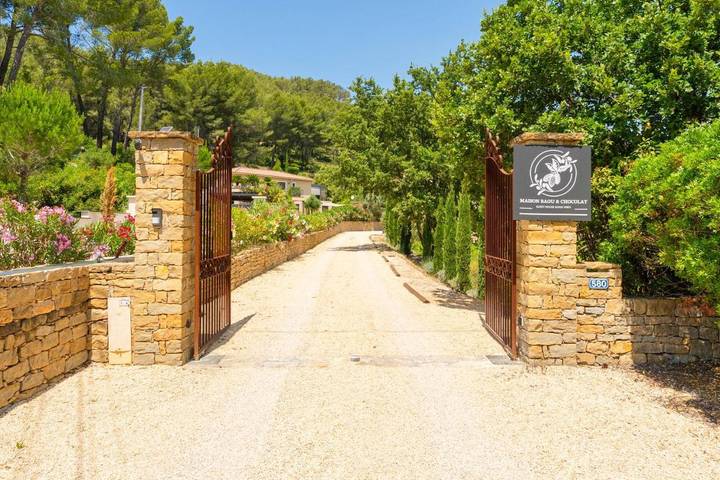 Maison d’hôte pour 2 personnes, avec terrasse et jardin ainsi que piscine et jacuzzi à La Cadière-d'Azur - 2