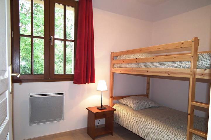 Location de vacances pour 6 personnes, avec piscine et jardin à Gavaudun - 3