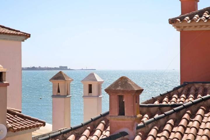 Apartamento entero, Apartamento 'Magnifico Piso En La Playa' Con Vistas Al Mar, Terraza Privada Y Wi-Fi in Playa de la Muralla (El Puerto de Santa María), El Puerto de Santa María