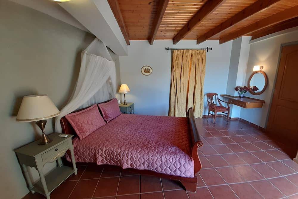 Villa Orsalia in Agia Marina, Chania region