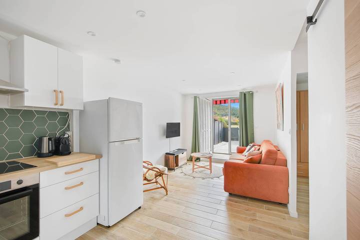 Gîte pour 4 personnes, avec terrasse et jardin, animaux acceptés dans Plage Font Brun Carqueiranne - 4