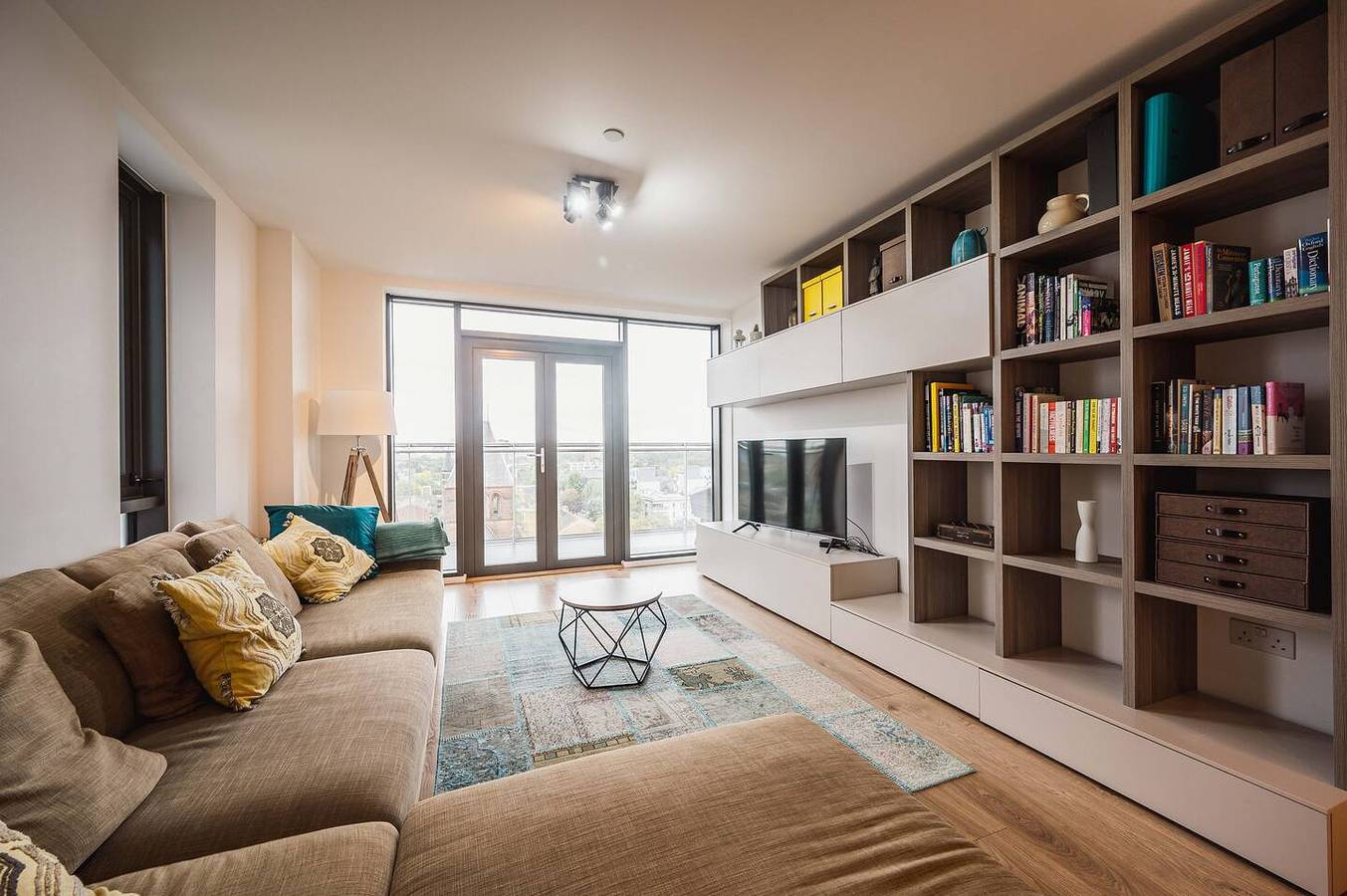 Ganze Wohnung, 3 Bed 2 Bath with Stunning Views from the 8th Fl - Pass the Keys in Hackney, London