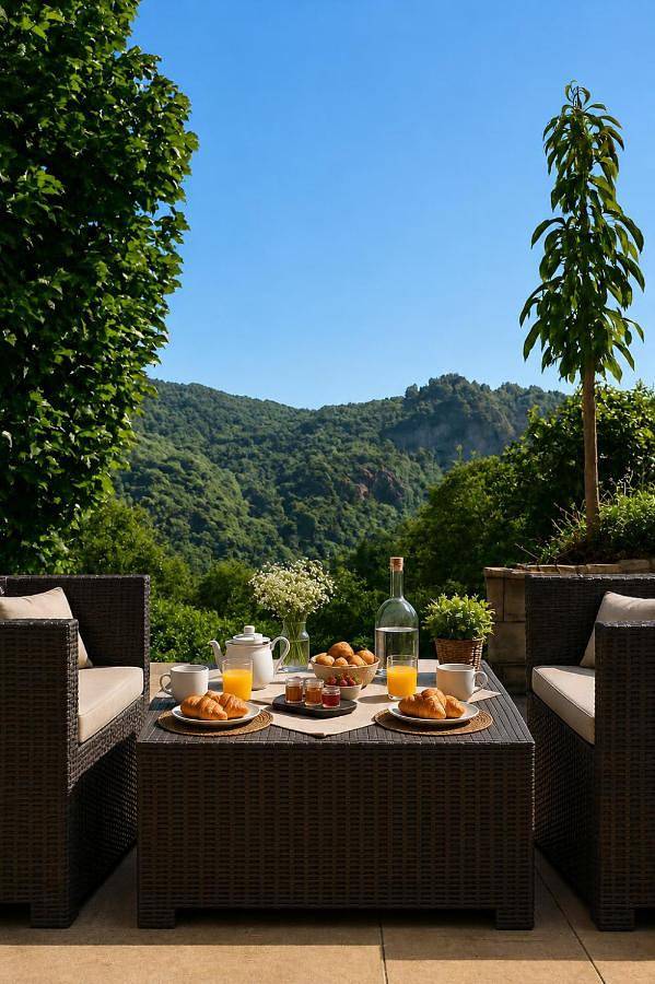 Gîte pour 2 personnes, avec Terrasse ainsi que Jardin et Vue à Porri