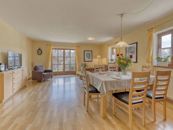 Ferienwohnung für 6 Personen, mit Terrasse und Garten sowie Sauna, mit Haustier in Spiegelau