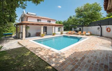 Villa für 5 Personen, mit Garten und Terrasse sowie Whirlpool in Istrien