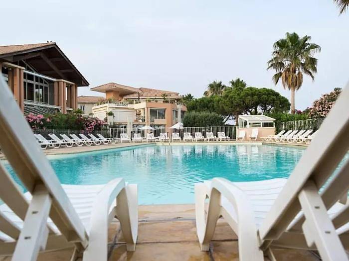Gîte pour 2 personnes, avec piscine et balcon/terrasse dans Plage du Port Fréjus - 4