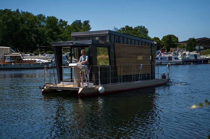 Péniche pour 4 personnes, avec Terrasse à Castets-en-Dorthe