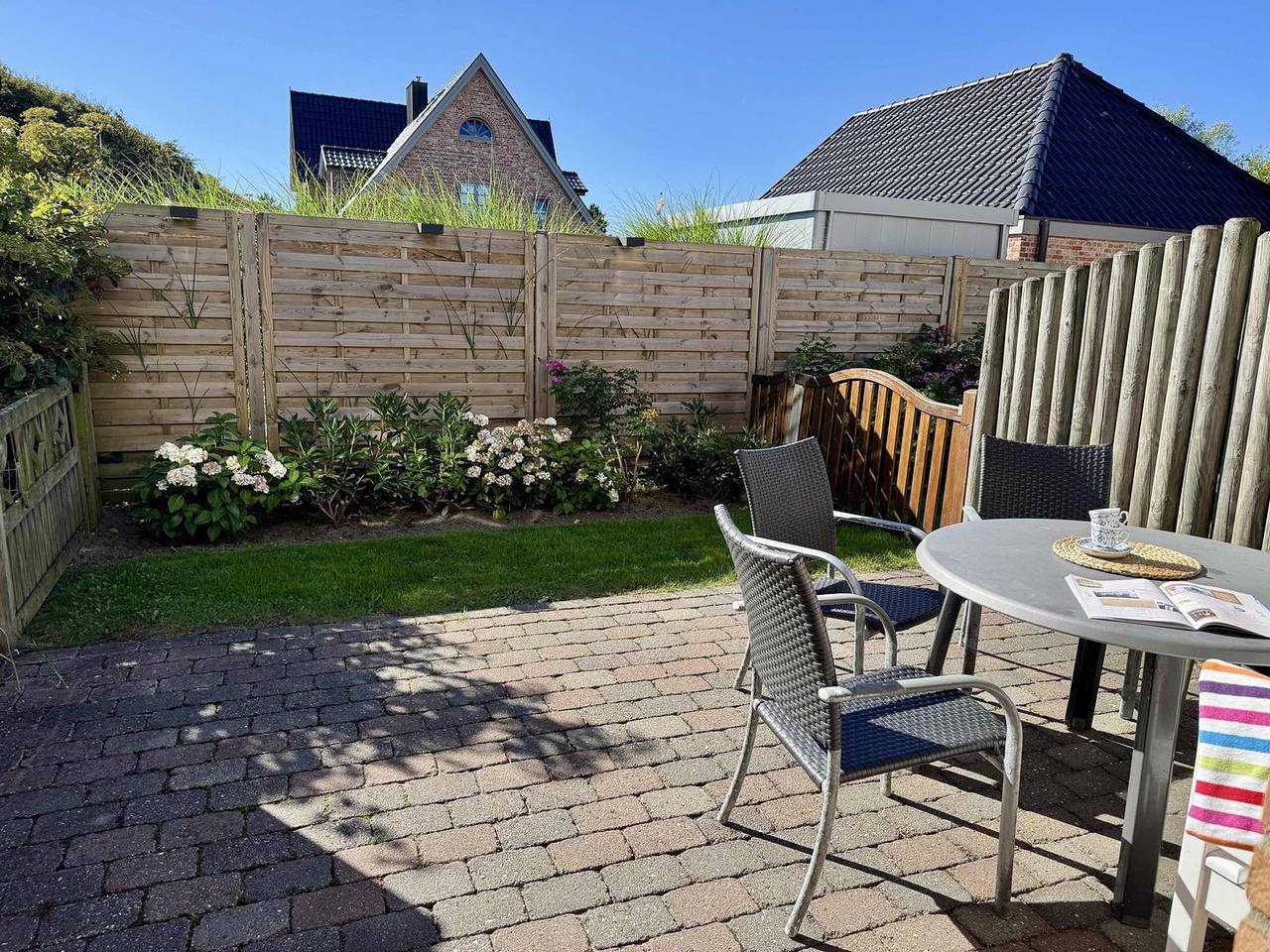 Ganze Wohnung, 3-Zimmer App. für 4 Personen mit Terrasse, Stellplatz, Wlan. Haustiere erlaubt. in Westerland, Sylt (Gemeinde)