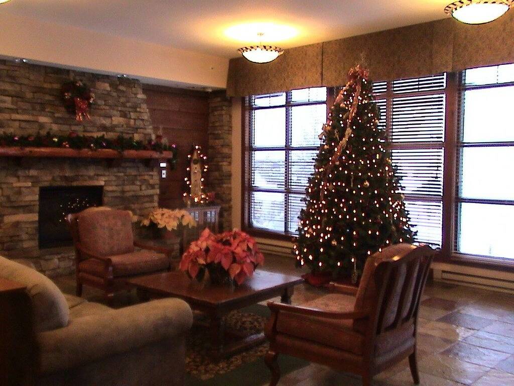 Ganze Wohnung, Rimfire Lodge - Deluxe Studio mit voll ausgestatteter Küche für 4 Personen in Snowshoe, Greenbrier River