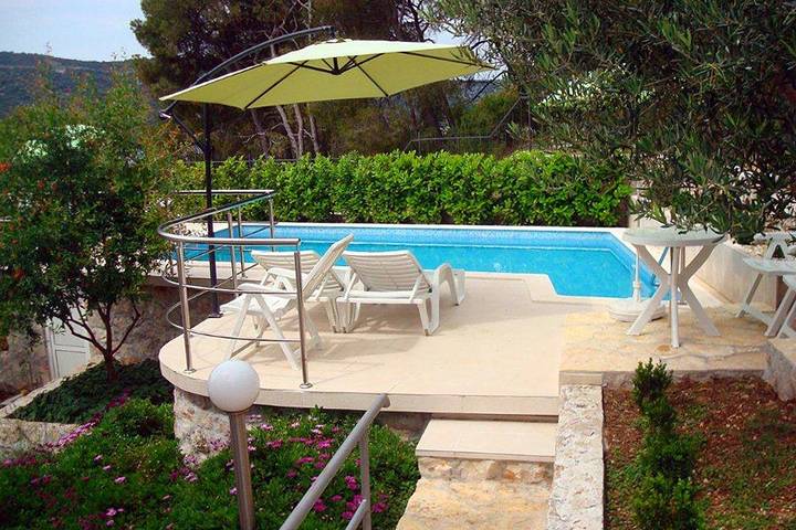 Ferienhaus für 10 Personen, mit Balkon/Terrasse und Pool