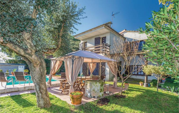 Appartement spacieux avec piscine et terrasse in Vidreres, Costa Brava