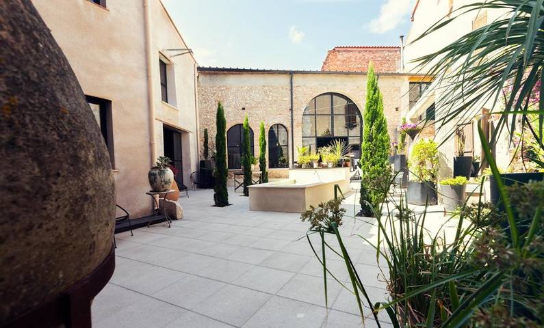 Location de vacances pour 4 personnes, avec terrasse ainsi que vue et jardin à Thuir - 4