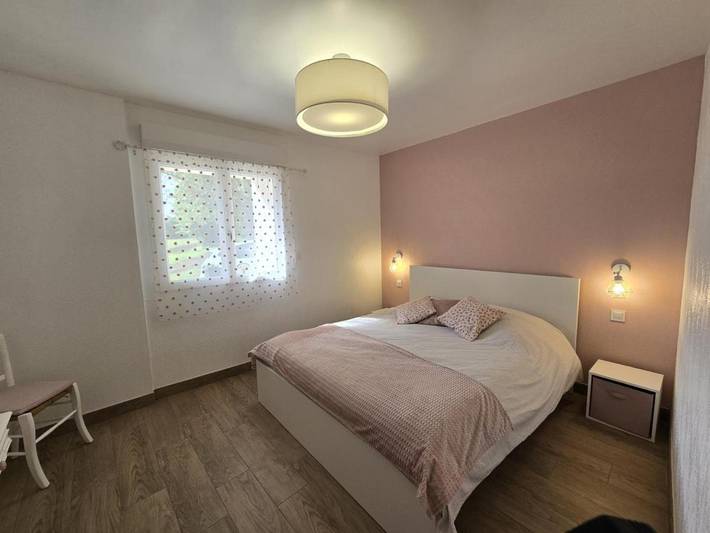 Location de vacances pour 2 personnes, avec terrasse et jardin à Mensignac - 3