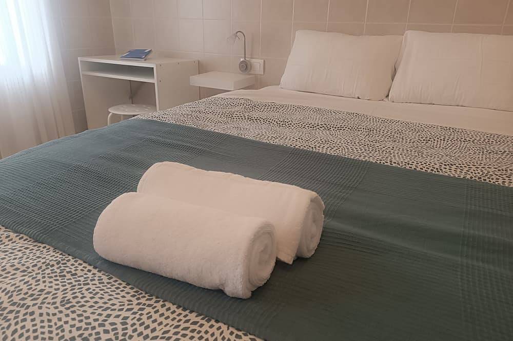 Ganze Wohnung, Typisch andalusischen Patio, charmant, sehr ruhig und hell in Central Seville, Sevilla