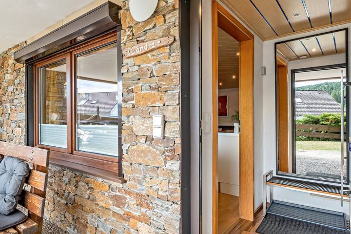 Hel lejlighed, Reiche Apartment “Sandra” – Spacious 2-Room Retreat with Terrace in Niedereschach, Central Black Forest