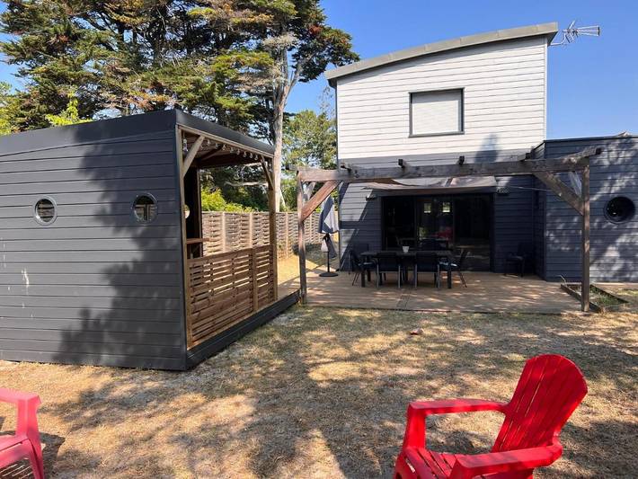 Ferienhaus für 8 Personen, mit Whirlpool und Terrasse sowie Garten