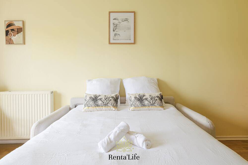 Entire apartment, Buxengeorgiens Giroust - T2- 10min to Disneyland in Bussy-Saint-Georges, Seine-et-Marne