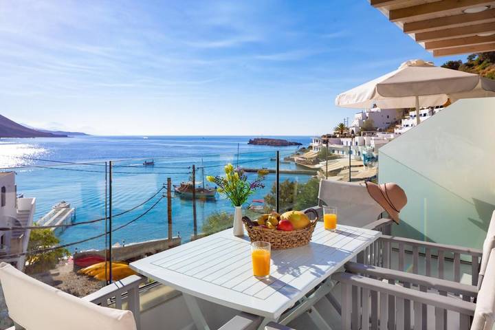 Cottage pour 2 personnes, avec terrasse dans Loutró