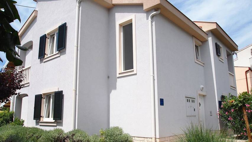 Ferienwohnung für 4 Personen, mit Pool und Terrasse in Banjol