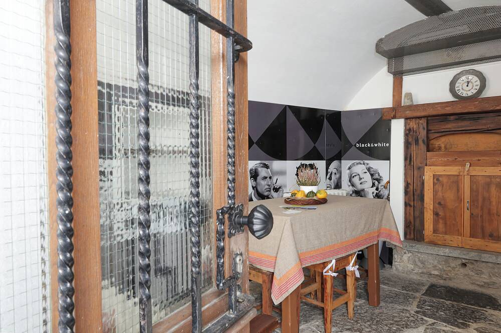 San Juan one step away from downtown in Kleven, Veltlin