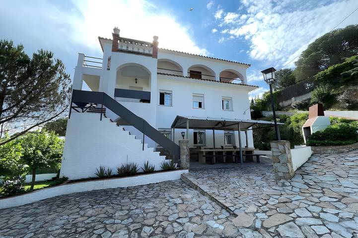 Villa for 28 personer, med Balkon og Have i Lloret de Mar