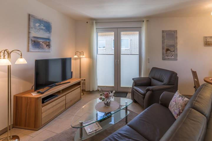 Ganze Wohnung, "Haus Stadtvilla Whg. 3". Zentrale Ferienwohnung für 2 Personen, mit Hund in Hafen Büsum, Büsum