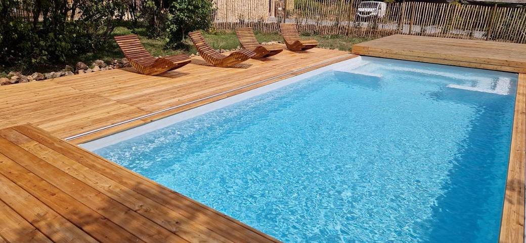 Location de vacances pour 4 personnes, avec jardin ainsi que vue et piscine, adapté aux familles à Lacropte - 3
