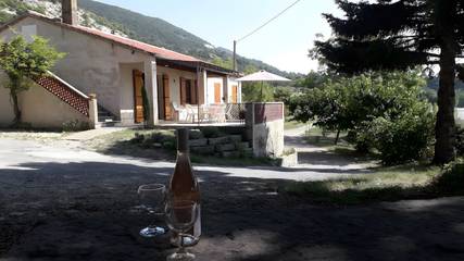 Location De Vacances pour 8 Personnes dans Rousset-les-Vignes, Région de nyons, Photo 1